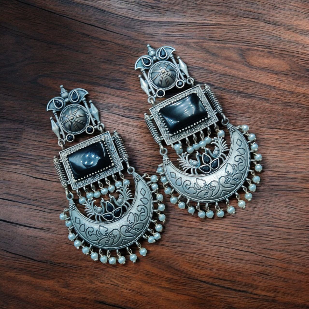 Vintage Look Oxidised Silver Monalisa Stone Earrings